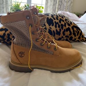 Timberland Women’s Crochet Boots